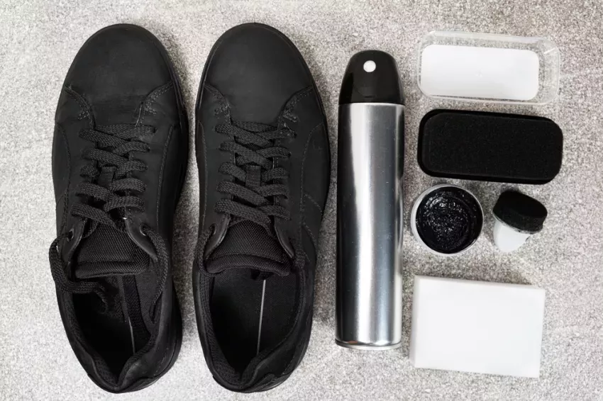 How to polish your leather sneakers