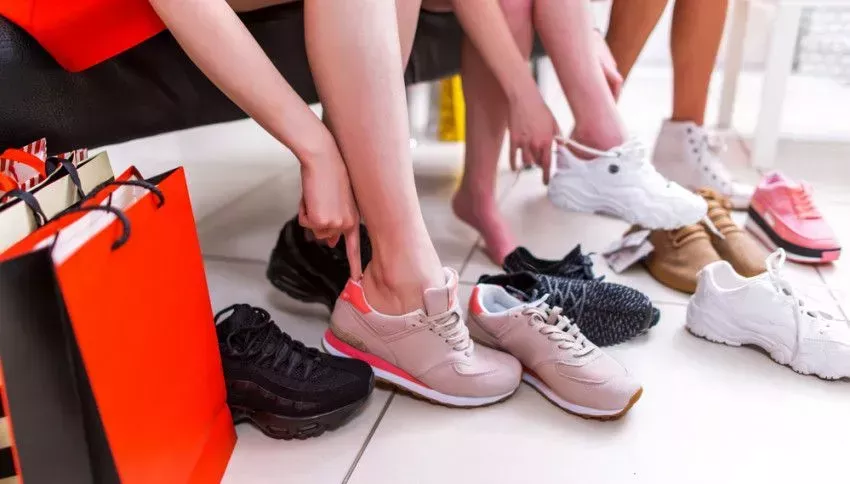 Buying trendy sneakers: what to look out for?