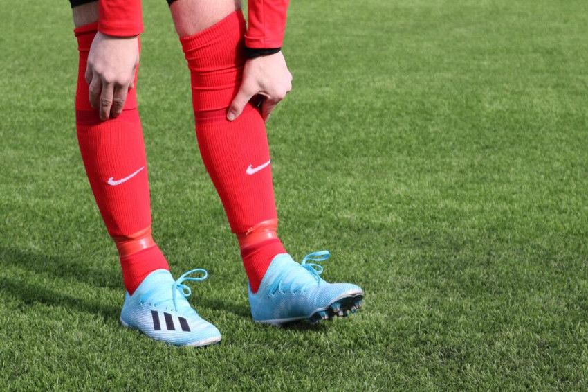 Buying soccer shoes for artificial ground