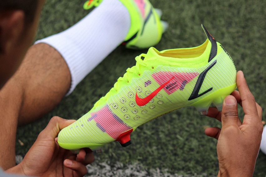 What soccer shoes to buy for broad feet?