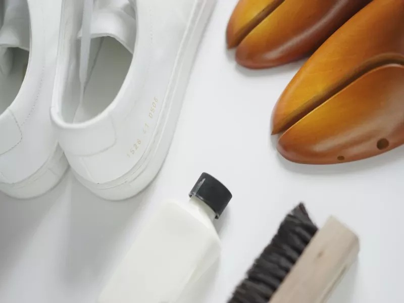 How to clean shoes made from mixed materials?