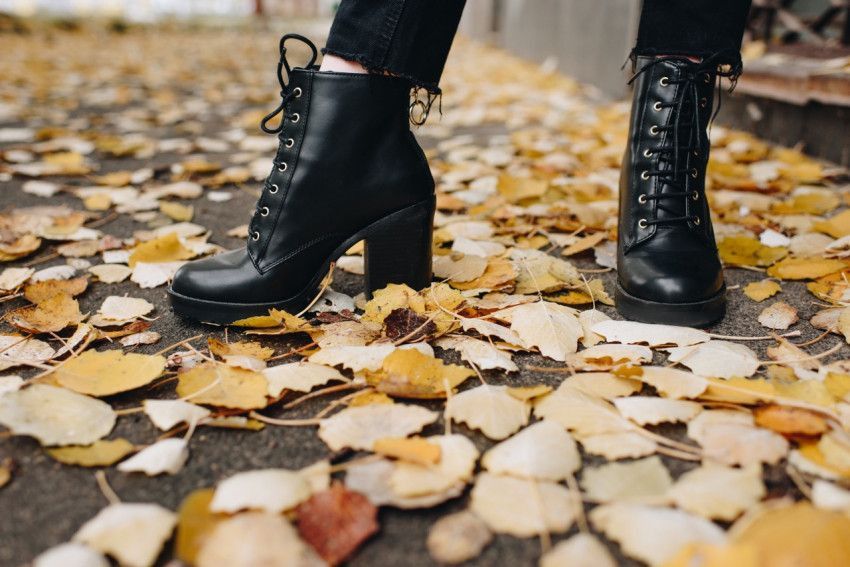How to wear boots for women the nicest way?