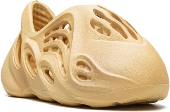 Adidas Yeezy Kids Yeezy Foam Runner "Desert Sand" sneakers Neutrals