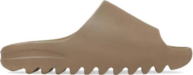 Adidas Yeezy Slide "Core" Brown