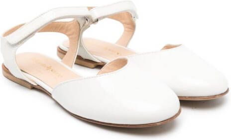 Andrea Montelpare closed-toe leather sandals White