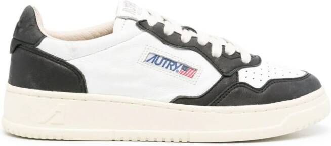 Autry logo-patch leather sneakers Black