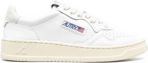 Autry logo patch low-top sneakers White