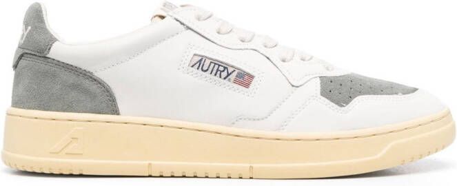 Autry logo-patch low top sneakers White