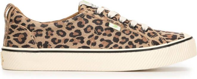 Cariuma OCA low-top leopard print suede sneakers Brown