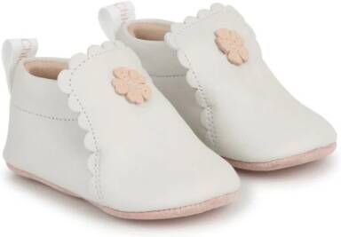 Chloé Kids floral-appliqué leather pre-walkers White