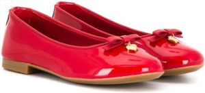 Dolce & Gabbana Kids logo-charm ballerina shoes Red