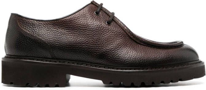 Doucal's grained-texture leather derby shoes Brown