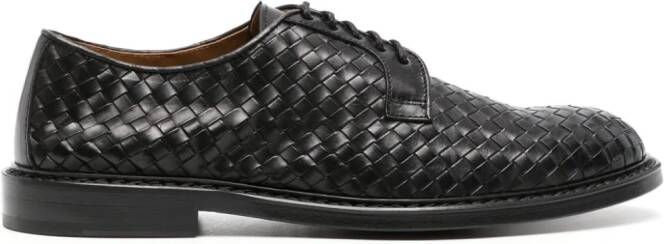 Doucal's interwoven leather Derby shoes Black
