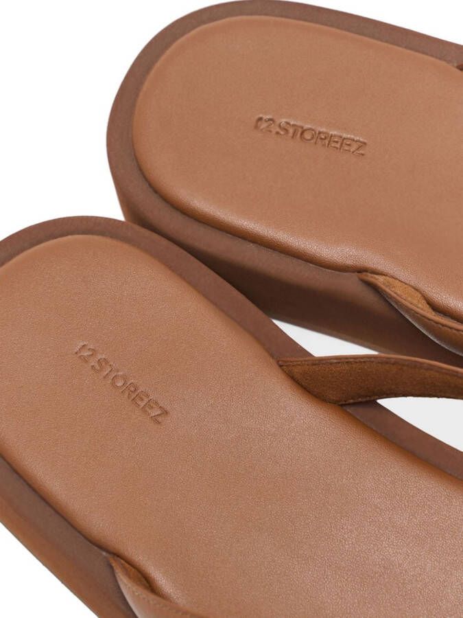 12 STOREEZ thong leather flip flops Brown