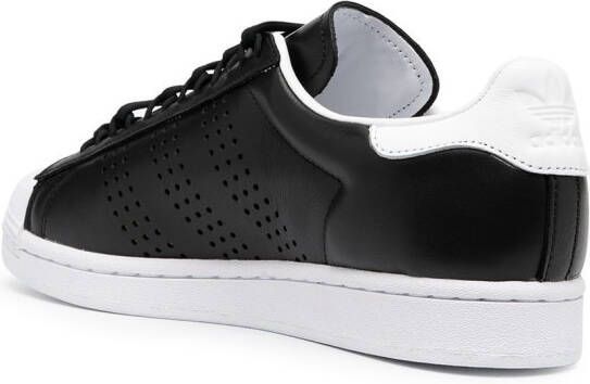 adidas Superstar low-top sneakers Black