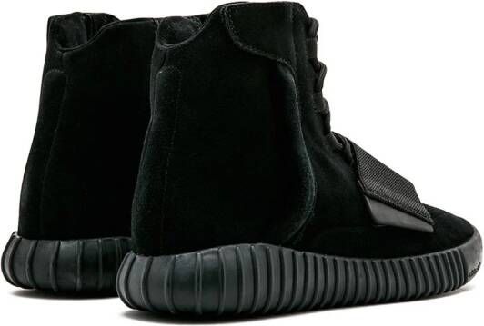 adidas Yeezy Boost 750 "Triple Black" sneakers