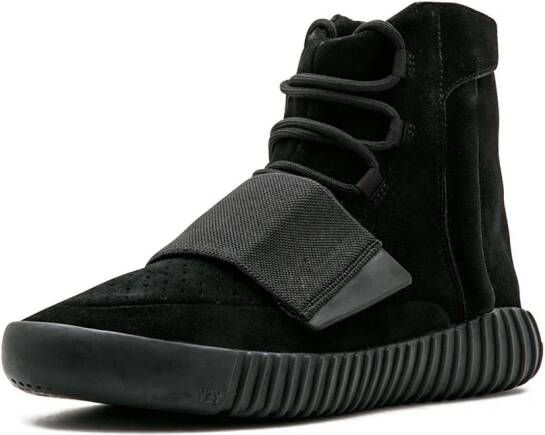 adidas Yeezy Boost 750 "Triple Black" sneakers