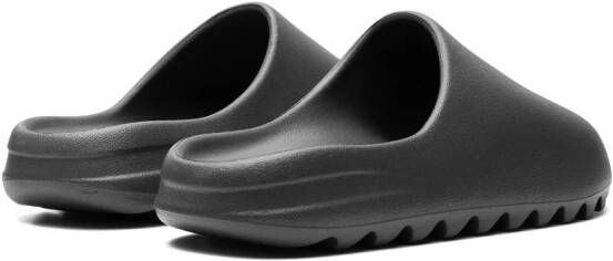 adidas Yeezy "Dark Onyx" slides Grey