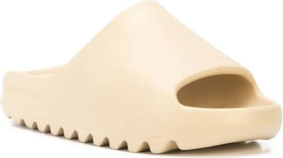 adidas Yeezy "Desert Sand" foam slides Neutrals