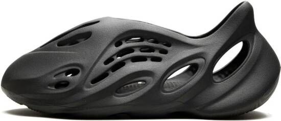 adidas Yeezy Foam Runner "Carbon" sandals Black