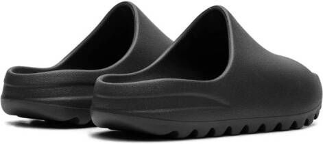 Adidas Yeezy Kids "Dark Onyx" slides Grey