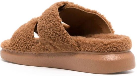 Alexander McQueen fleece-texture buckle-fastening sandals Brown