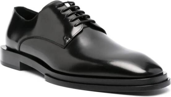 Alexander McQueen logo-plaque leather derby shoes Black