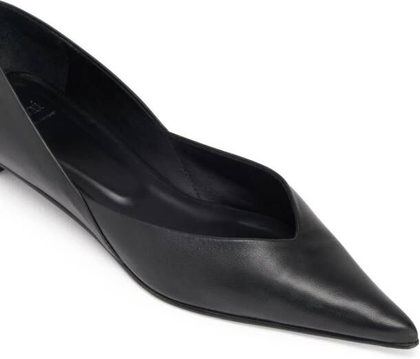 AMI Paris pointed flat leather pumps Black