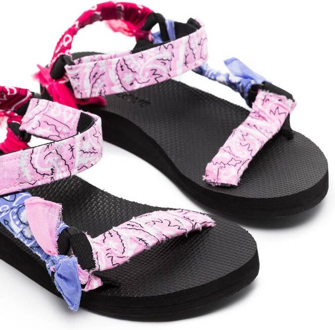 Arizona Love Trekky bandana-print flat sandals Pink