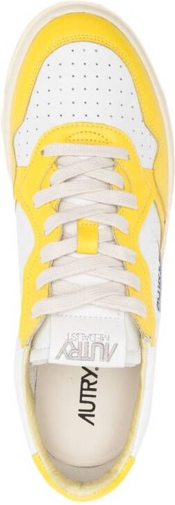 Autry logo-patch leather sneakers Yellow