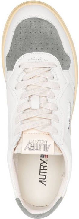 Autry logo-patch low top sneakers White