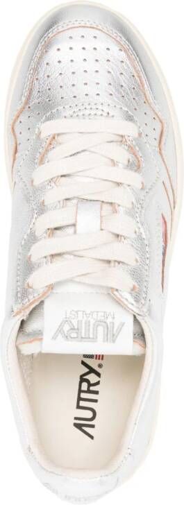 Autry Medalist Low sneakers Silver