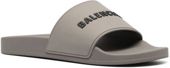 Balenciaga logo-detail pool slides Grey