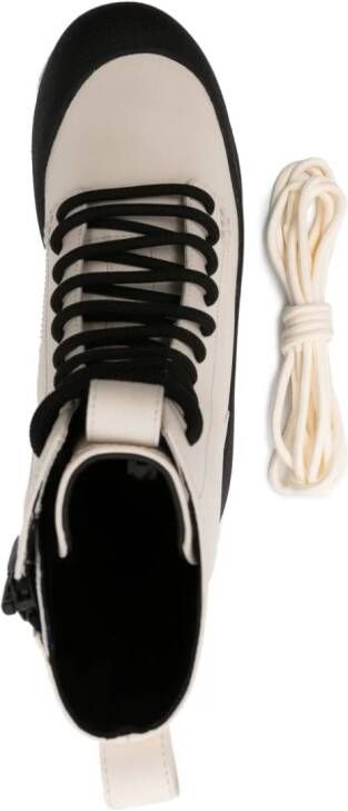 Bally lace-up leather boots White