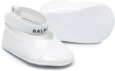 Balmain Kids logo-print patent leather ballerinas White