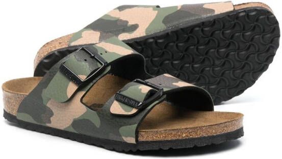 Birkenstock Kids Arizona camouflage print sandals Green