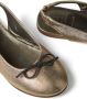 Brunello Cucinelli Kids lamé-leather ballerine shoes Gold - Thumbnail 4