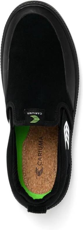 Cariuma logo-patch slip-on sneakers Black