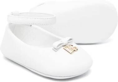 Dolce & Gabbana Kids logo-plaque ballerina shoes White