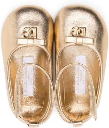 Dolce & Gabbana Kids logo-plaque foiled ballerina shoes Gold