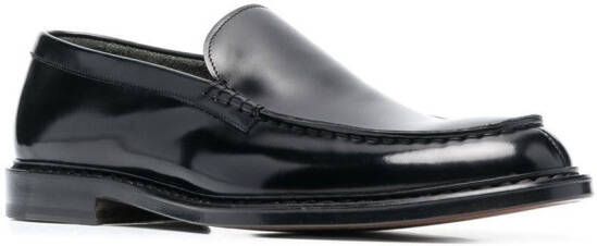 Doucal's almod-toe leather loafers Black