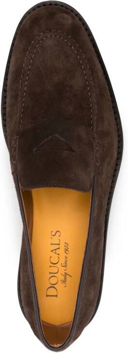 Doucal's almond-toe suede loafers Brown