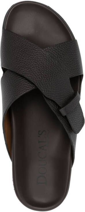 Doucal's crossover-strap leather sandals Brown