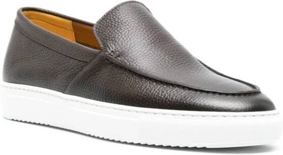 Doucal's slip-on leather loafers Brown