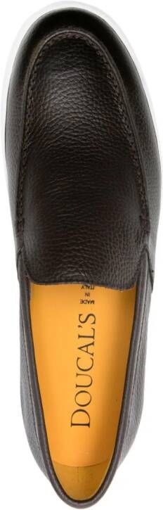 Doucal's slip-on leather loafers Brown