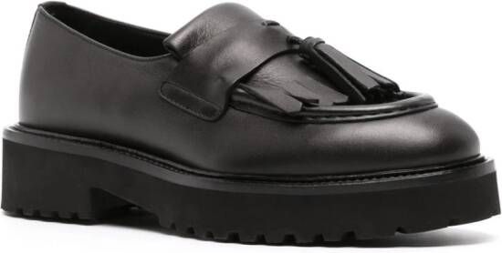 Doucal's tasselled leather loafers Black