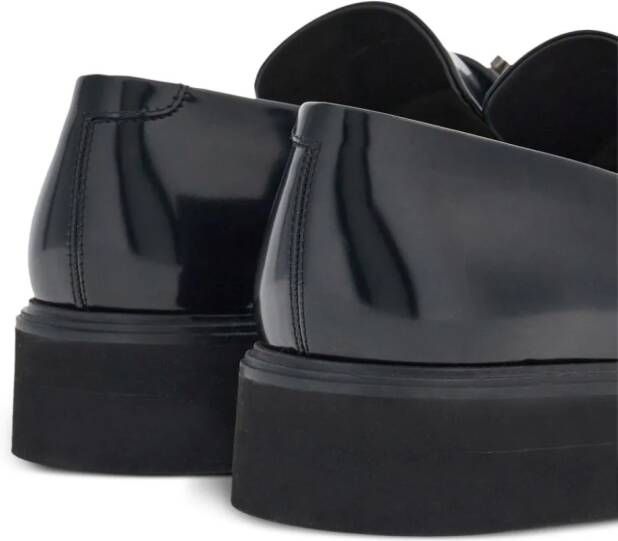 Ferragamo Gancini-ornament leather loafers Black