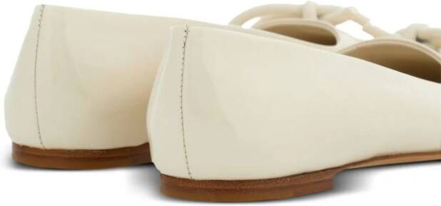 Ferragamo knot-detail patent-leather ballerina shoes White