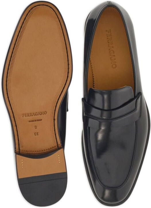 Ferragamo pointed-toe leather loafers Black