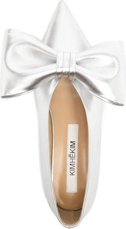 Kimhekim bow-detail pointed ballerina shoes Silver